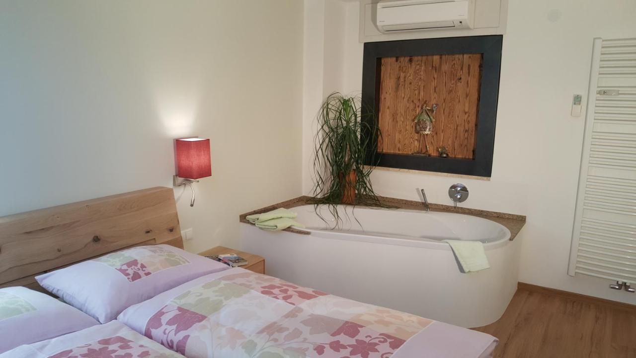 Viadolcevita - Gruene Gaestewohnung Lana Exteriör bild